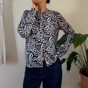 Lands End Cotton Blend Floral Print Navy White Button Up Preppy Cardigan Size M